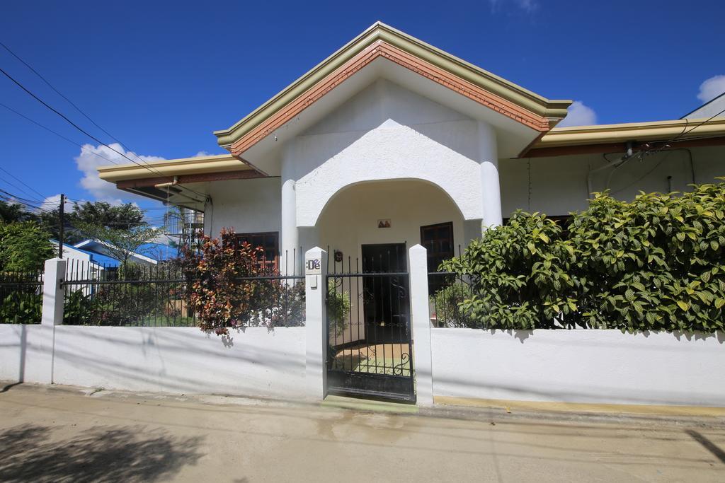 Dee Guest House Île de Mactan Extérieur photo